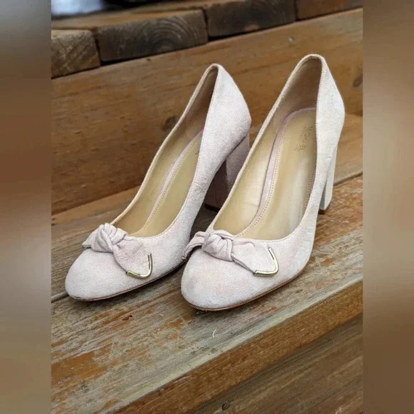 Michael Kors Pumps with gold accent and bow - Picture 1 of 4